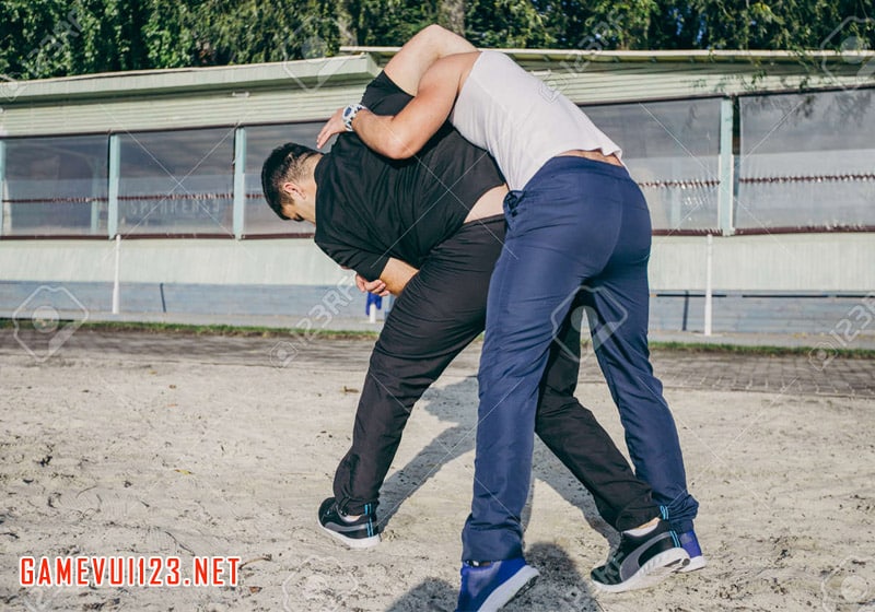 Giải mã giấc mơ đánh nhau đánh con gì